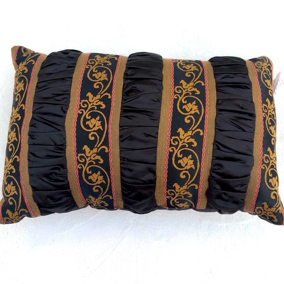 Jeffrey Fabrics Ruched Black Pillow Damask - Picture 1 of 10